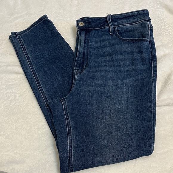 Old Navy Women's Skinny Jeans - Dark Blue - Picture 1 of 4